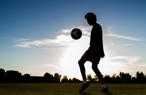 ��������ѵ����С�к���Ӱ����ͼƬ�ز�