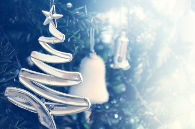 非主流圣诞饰品朦胧背景高清图片素材